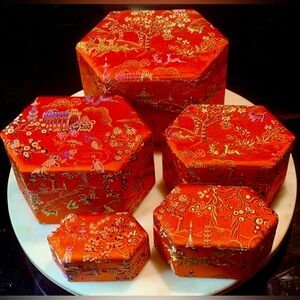VINTAGE CHINESE JEWELRY BOX HEXAGONAL NESTING 5 RED GOLD SILK